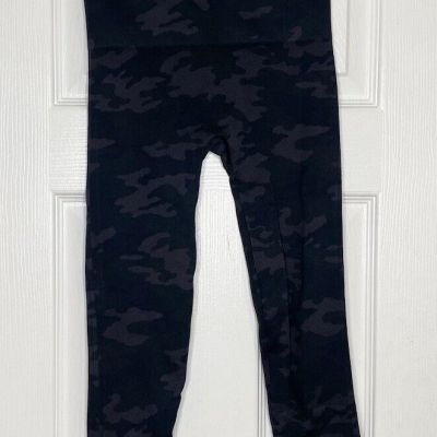 Spanx Women’s Look At Me Now Seamless Leggings Black Camo Small FL3515