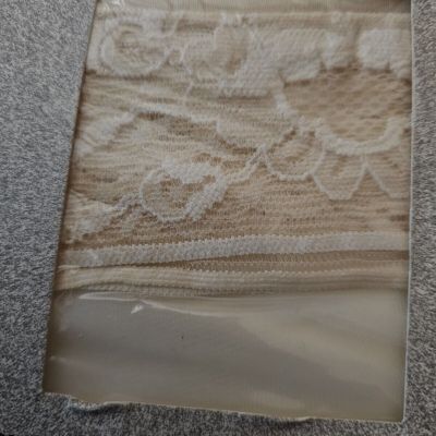 Vintage Berkshire Ivory KICKS Thigh High Lace Garter Stockings~Sz C