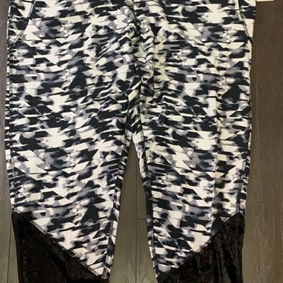 NEW WARRIOR DANICA PATRICK 3X Black White Workout Yoga Leggings NWT