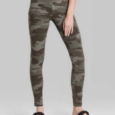 Women's Plus Size Wild Fable Leggings With Pockets Size 3X, Camo Print - NWT