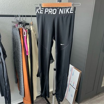 NIKE Pro Leggings Size Medium