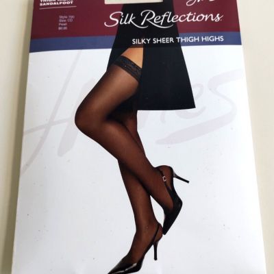 NIP Hanes Silk Reflections Silky Sheer Thigh Highs Sandalfoot~720~Sz CD ~ PEARL