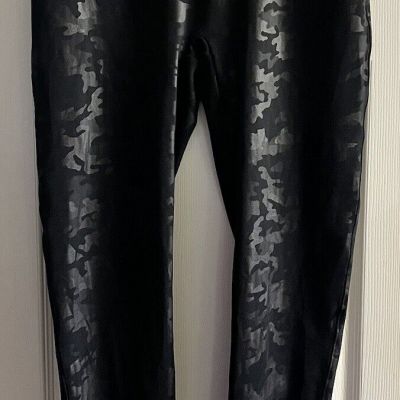 Fabulous Spanx Black Print Coated Leggings Size 2X