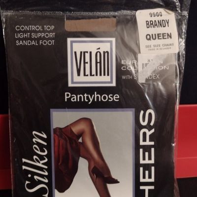 1 Pair Brandy Queen Silken 1 Pair Famous Makers Queen Black Pantyhose