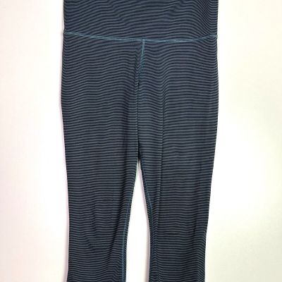 Nike dri-fit capri cropped striped high rise leggings size medium blue