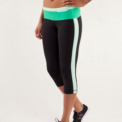 Lululemon Run Proceed With Speed Cropped Capri Leggings Green Striped Size 8