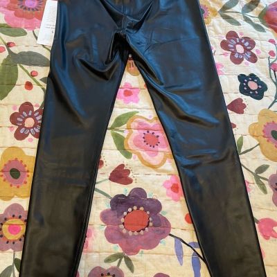 Woman’s Faux Black Leather Leggings By Gottex Size XSmall Stretchy New