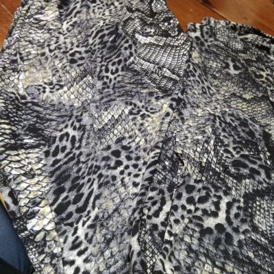 Bobbie Brooks Snakeskin Leggings Sz. 2X  NWOT