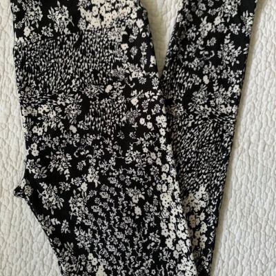 Lularoe Leggings OS Black and White Floral Ombre Rare VINTAGE FLOWERS