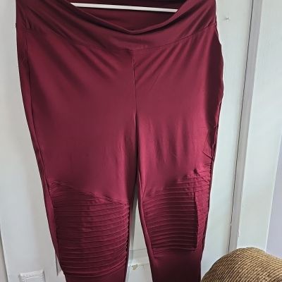 Zenana 2X Spandex  Microfiber  Leggings Maroon. Design On Each Leg. See Photo