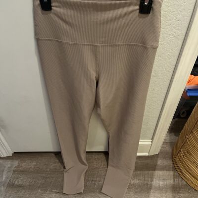 ?? Beach Riot,beige Sleek Leggings, New With Tags Size Large ?