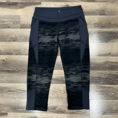 Athleta Women’s Small Navy/Camouflage Mid Rise Capri Cropped Athletic Leggings