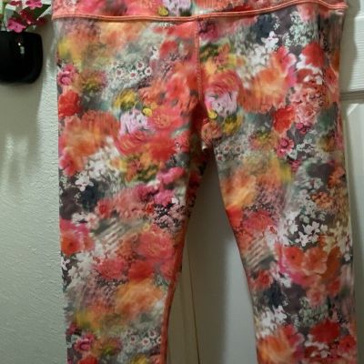 Athleta Elation Capri Leggings Pants LARGE Floral Bright BEAUTIFUL! EUC LOW-SHIP