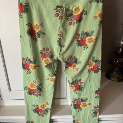 Lularoe Women’s One Size Leggings Green Floral Pattern Soft Stretchy Cottagecore