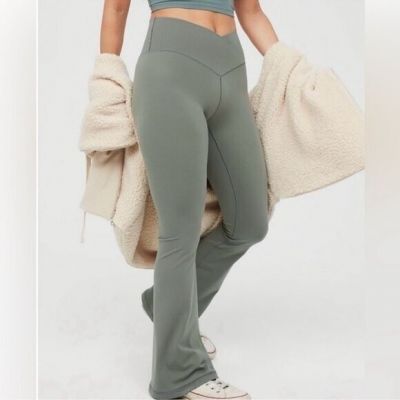 Aerie Offline Real Me Flare Leggings Green NWT Small