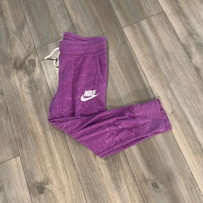 Nike Purple Athletic Workout Joggers Women Medium Bin K-36