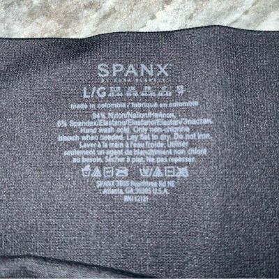 Spanx Cropped Look At Me Now Leggings Size large Seamless Camo Pull On