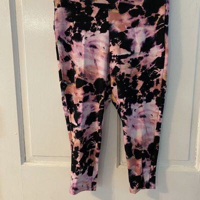 Torrid Capri Style Active Wear Leggings Size 1 (XL) Black & Pink Tie Dye Design