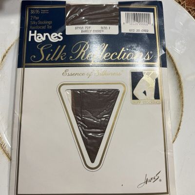 Hanes Silk  Reflections 2 Pair Silky Stockings Style 727 , Barely There, Vtg