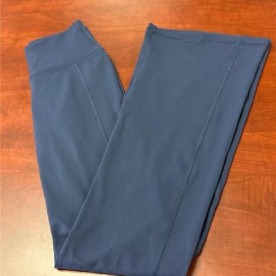 ^ Fabletics Size XXS Oasis High Waisted Kick Flare Leggings- Deep Navy Blue