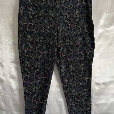 Torrid Skull Damask Print Premium Leggings Size 2.  2x US Womens Black Floral