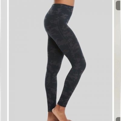 Spanx Eco Care Seamless Leggings Black Camo L