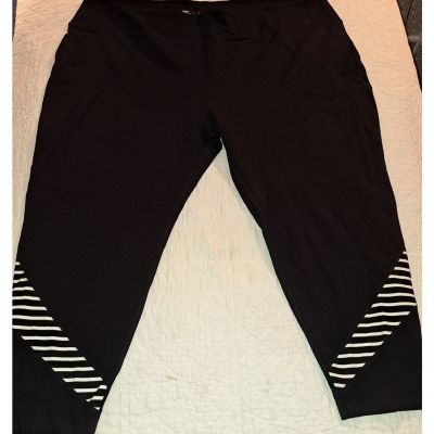 Women's Plus Avenue Leisure Black Leggings Size 30/32