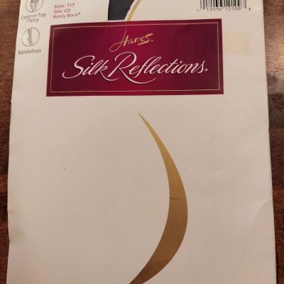 Hanes Silk Reflections Women's Sz CD #717 Silky Sheer Sandalfoot Pantyhose NEW