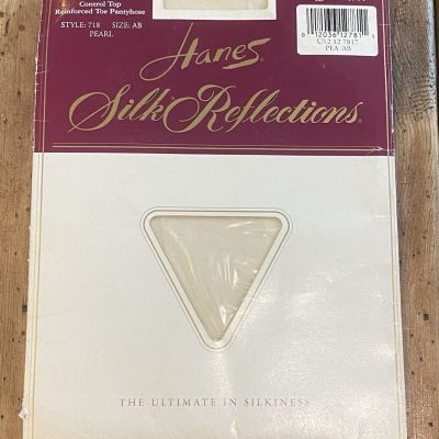 Vintage HANES SILK REFLECTIONS Pantyhose 718~Size AB~PEARL Control Top Sheer