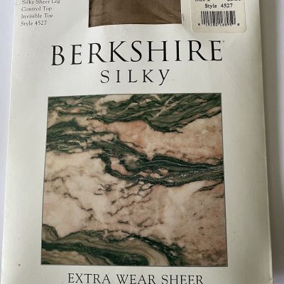 Berkshire Silky Style 4527 Size 2 Extra Wear Sheer Control Top Pantyhose Hosiery