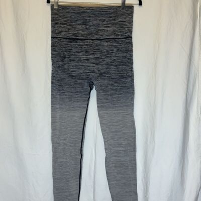 Yelete Womens Leggings Size Large Gray Ombre Striped Yoga Pants EUC W10