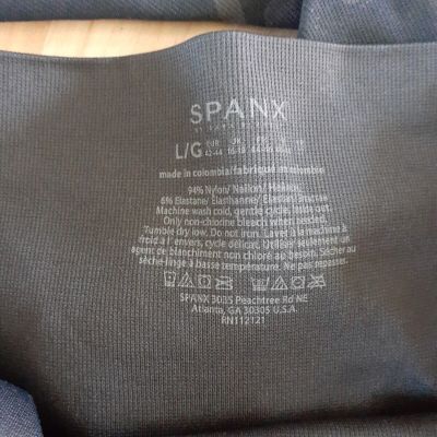 SPANX Look at Me Now Womens Seamless Leggings Camo Black Size L