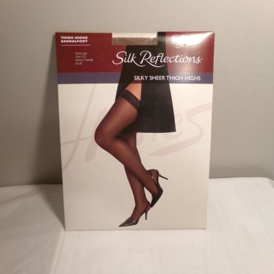 Hanes Silk Reflections Sheer Thigh Highs Size CD Barely There