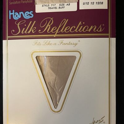 Hanes Silk Reflections Size AB Silky Sheer Control Top Pantyhose Travel Buff 717