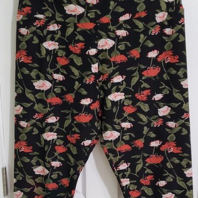 Pink Flower Floral Capri Leggings TC