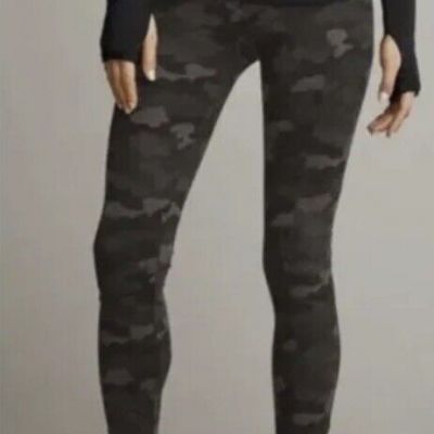 Cabi #3931 ATC Black Gray Camo High Rise Leggings Womens Small Pockets EUC