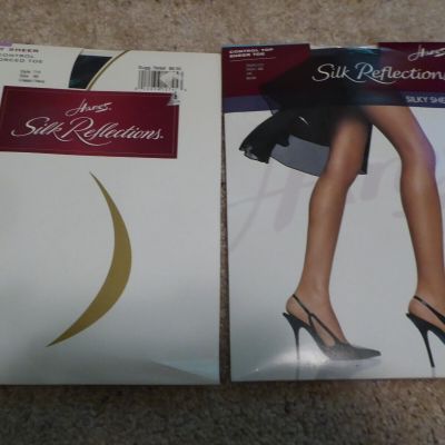 2 Pr Hanes Silk Reflections Pantyhose Size AB Silky Sheer 716,717 Navy & Jet