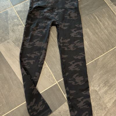 New Spanx Look At Me Now Leggings High Waisted Small Black Camo Seamless NWT $68