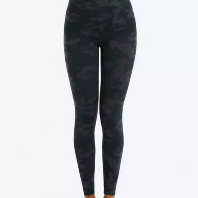 Spanx Look At Me Now Leggings Womens Size L Black Camo Seamless Ankle NWT