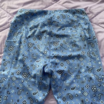 Nwts Pair of Women’s Large Capri Length Leggings From Cato Fashion Live Well