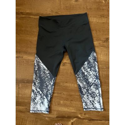 Fabletics cropped leggings