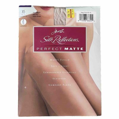 Hanes Silk Reflections CD Perfect Matte Control Top Sandalfoot Perfect Bisque