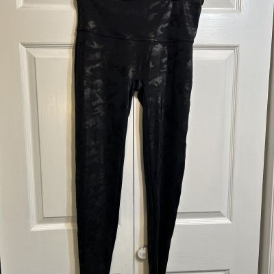 Spanx Black Camo Women’s Legging Size 1X