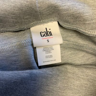 New  Cabi Runaway Crop Legging Light Gray Womens Size Small D8