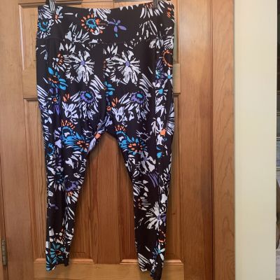 Under Armour Women's Size 3x Black Multi Print No Slip Waistband Ankle Leggings