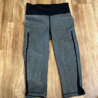 Lululemon Smooth Stride Grey Crop Leggings Size 4