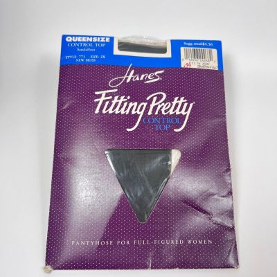 HANES Size 2X Fitting Pretty Queen Size Control Top Style 771 NEW MOSS Pantyhose