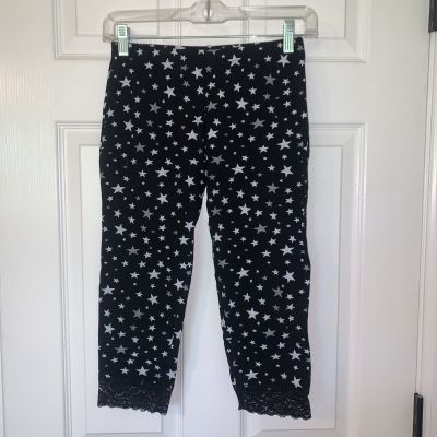 Capri Length Leggings With Stars And Lace