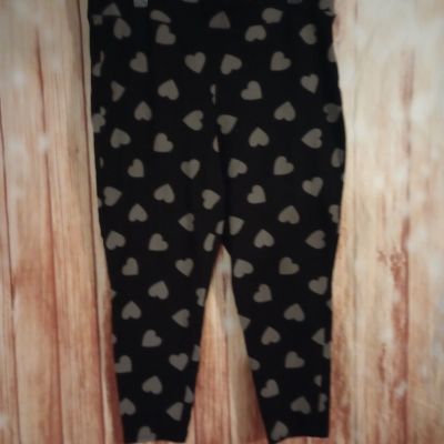 Torrid Black/Gray Heart Print Capri Leggings Sz 3