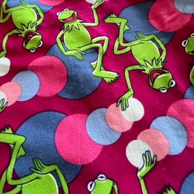 LuLaRoe Tall & Curvy Size TC 12-18 Leggings with KERMIT THE FROG Pattern